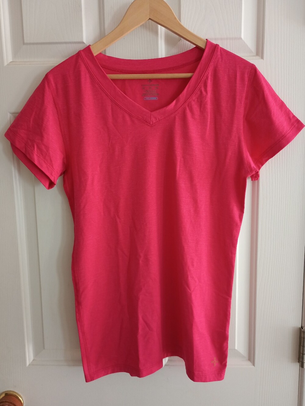 Tommie Copper Women's V Neck Compression T Shirt In Virtual Pink Size 2XL